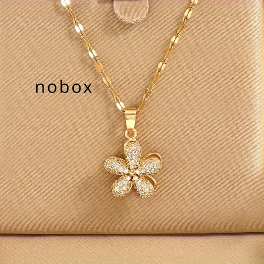 A stainless steel plated cubic three-dimensional lucky five petal flower Rhinestone setting, vintage design fashion trend simple unisex couple street daily party Christmas Halloween versatile necklace pendant